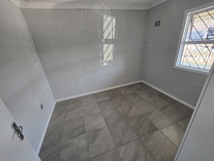 2 Bedroom Property for Sale in Pelican Park Western Cape